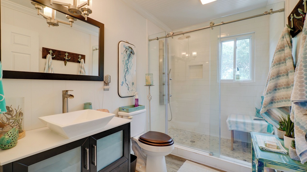 Photo of Bathroom in Topsail Beach