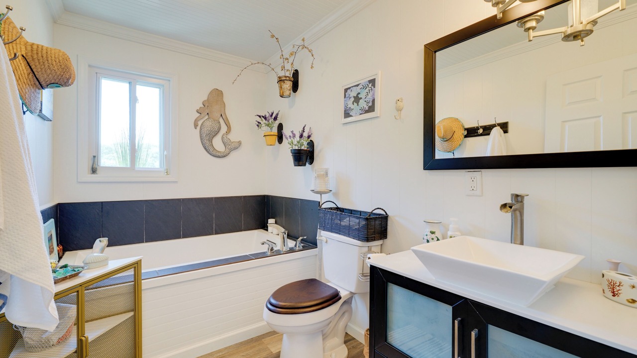 Photo of Bathroom in Topsail Beach