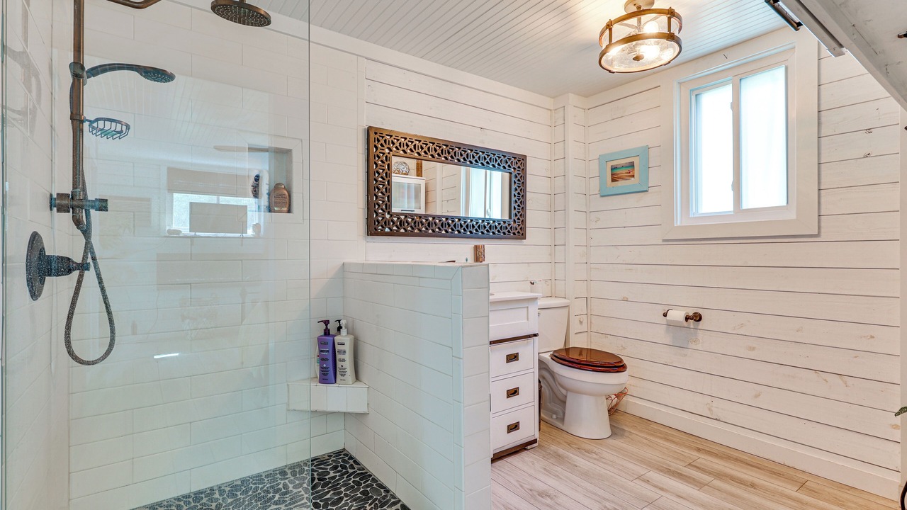 Photo of Bathroom in Topsail Beach
