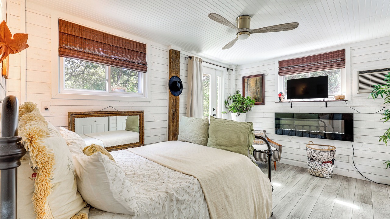 Photo of Bedroom in Topsail Beach