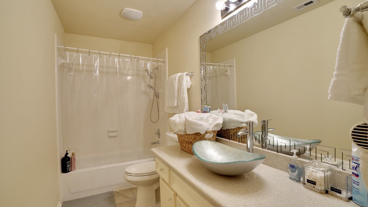 Photo of Bathroom in Clodine