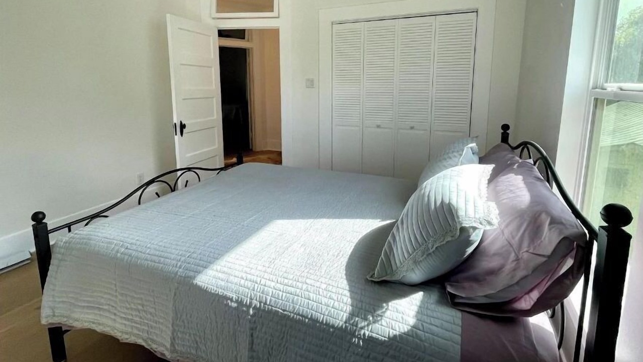 Photo of Bedroom in Mahncke Park