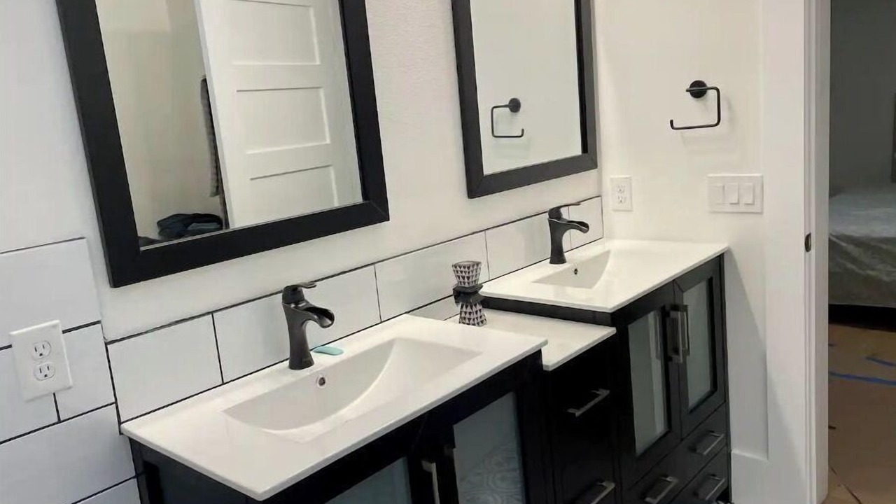 Photo of Bathroom in Mahncke Park