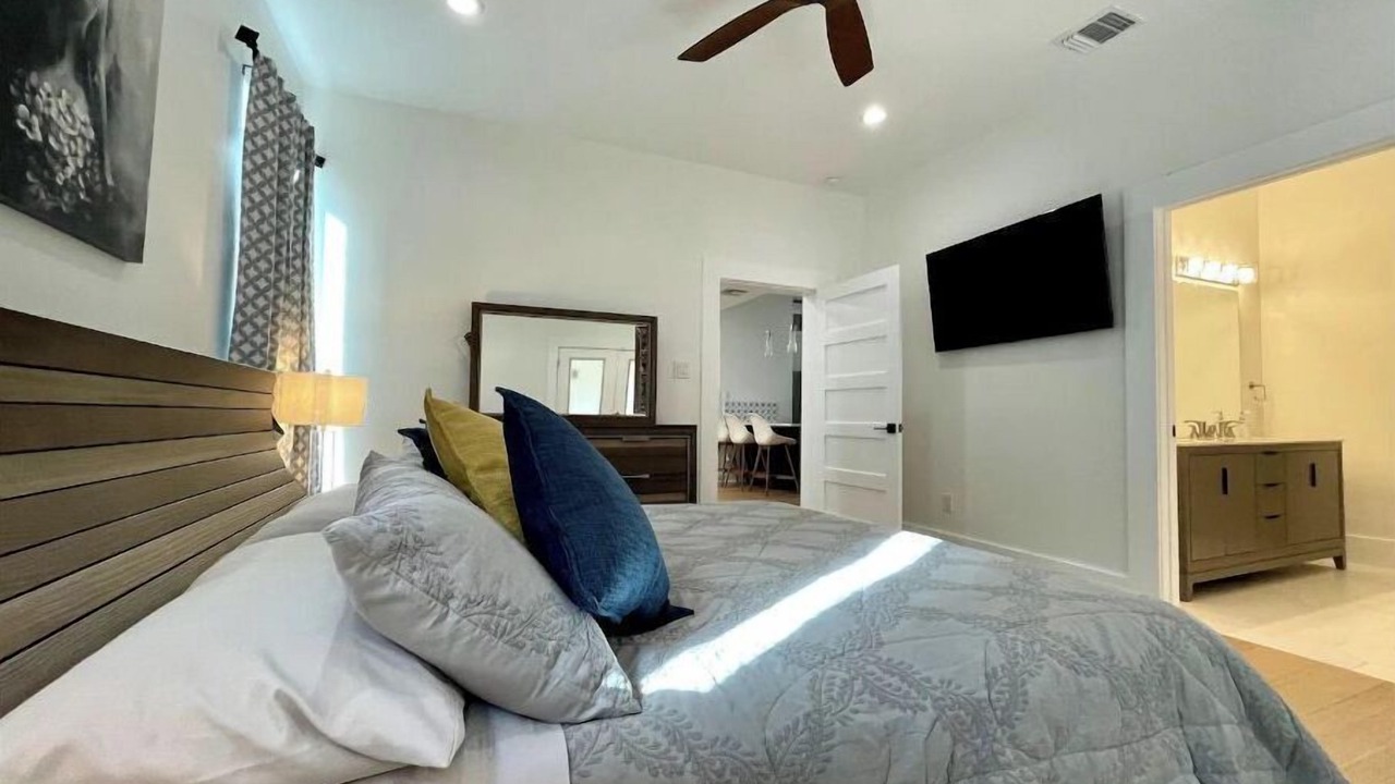 Photo of Bedroom in Mahncke Park