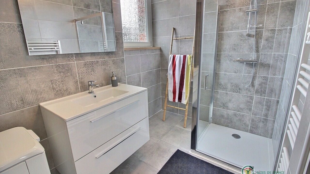 Photo of Bathroom in Plemet