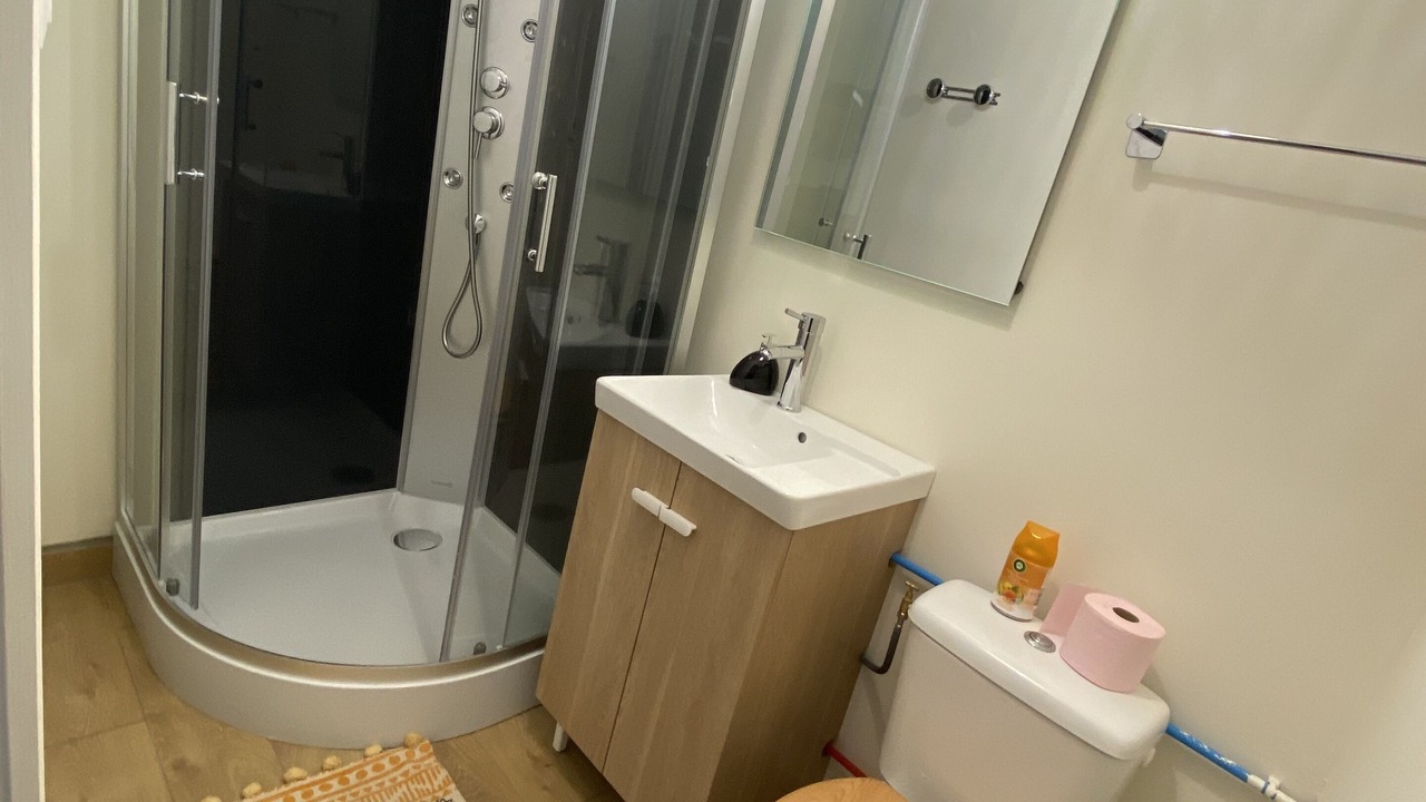 Photo of Bathroom in Semoy