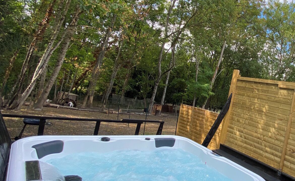 Photo of Outdoor in Semoy