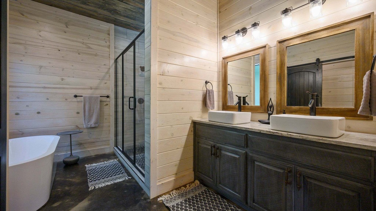 Photo of Bathroom in Hochatown
