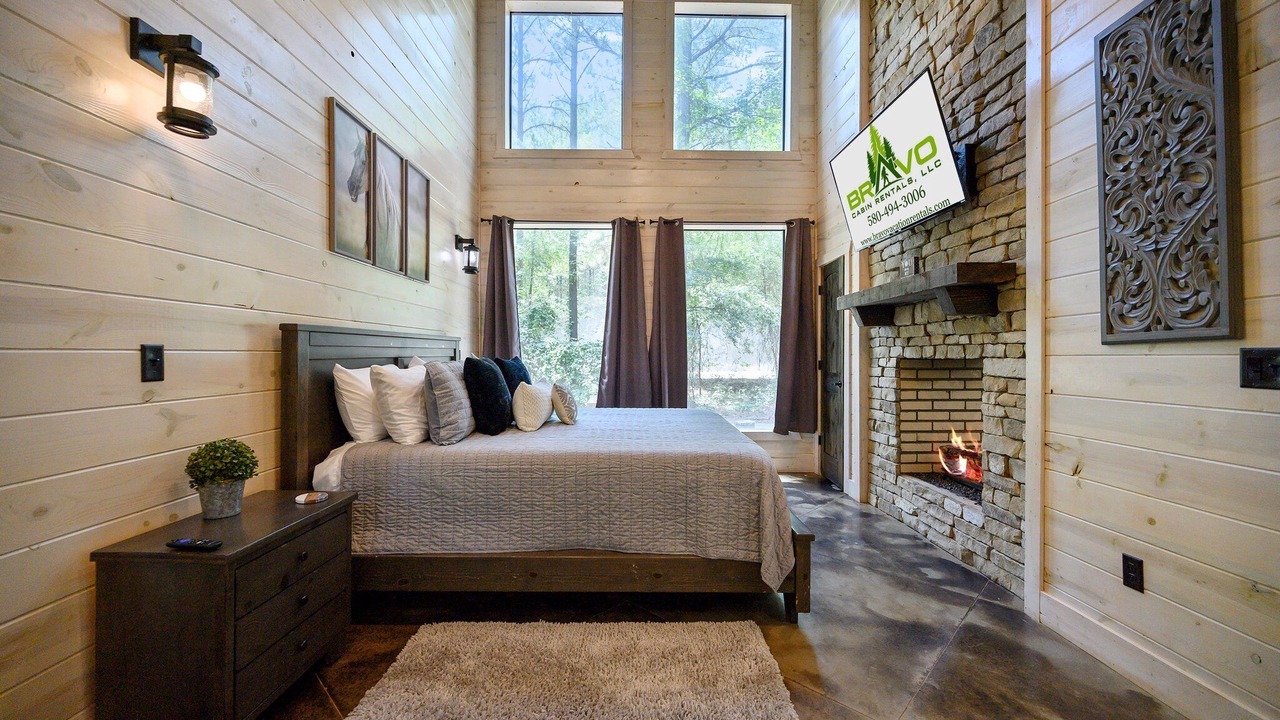 Photo of Bedroom in Hochatown