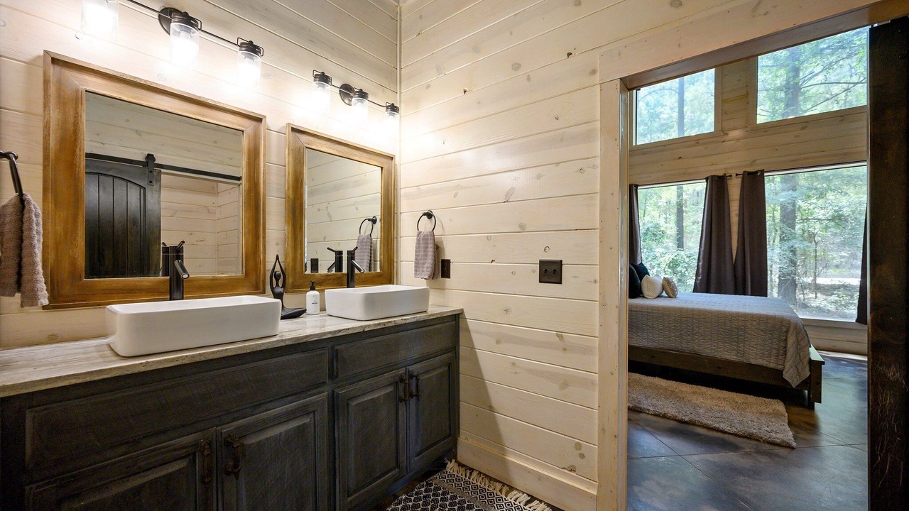 Photo of Bathroom in Hochatown