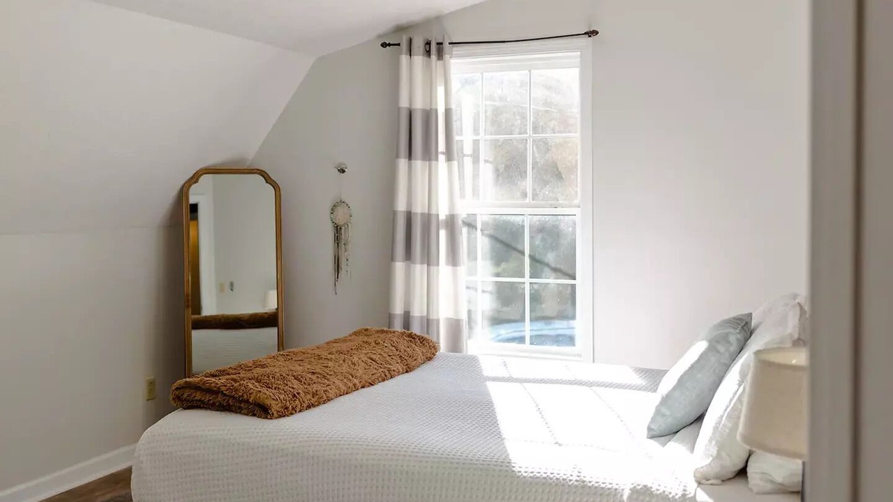 Photo of Bedroom in Knoxville