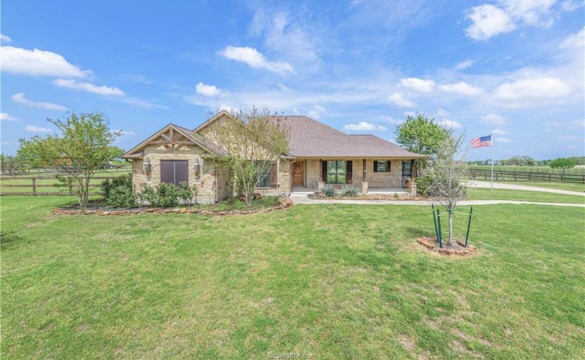 Photo of Outdoor in Bryan