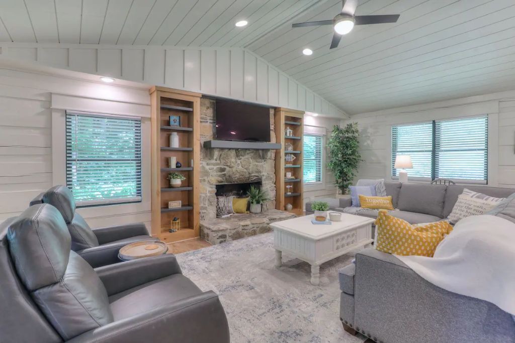 Photo of Livingroom in Lynchburg