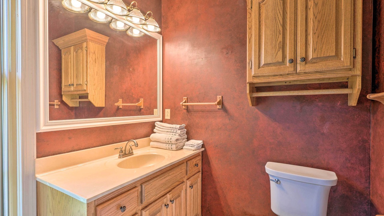 Photo of Bathroom in Mammoth Spring