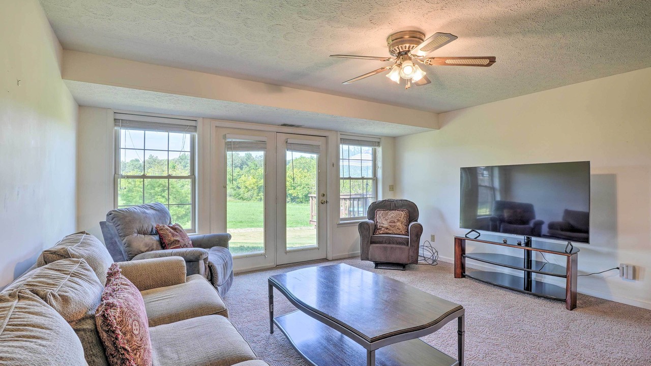 Photo of Livingroom in Mammoth Spring