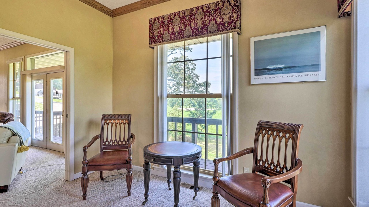 Photo of Livingroom in Mammoth Spring