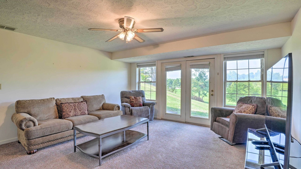 Photo of Livingroom in Mammoth Spring
