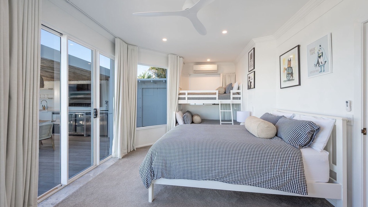 Photo of Bedroom in Castaways Beach