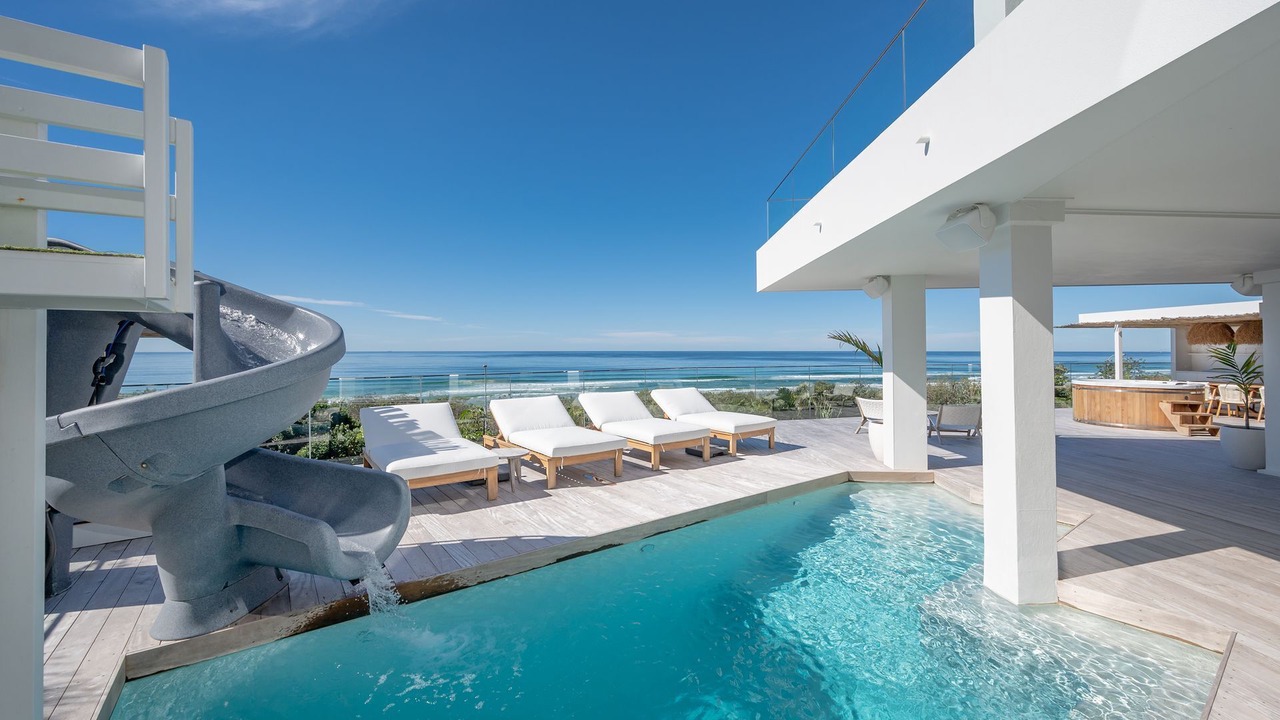 Photo of Outdoor in Castaways Beach