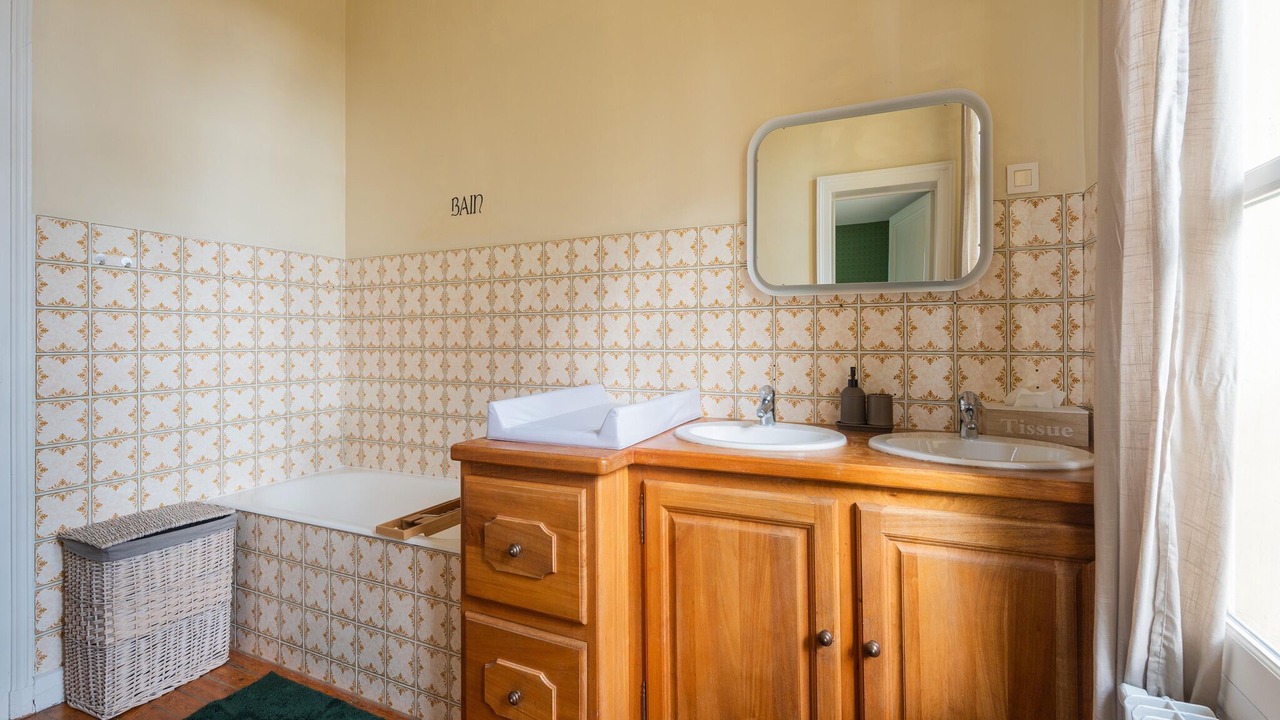 Photo of Bathroom in Pouru-Saint-Remy