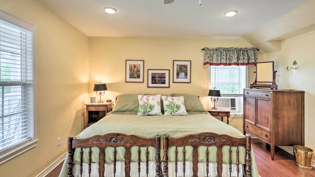 Photo of Bedroom in Oakwood