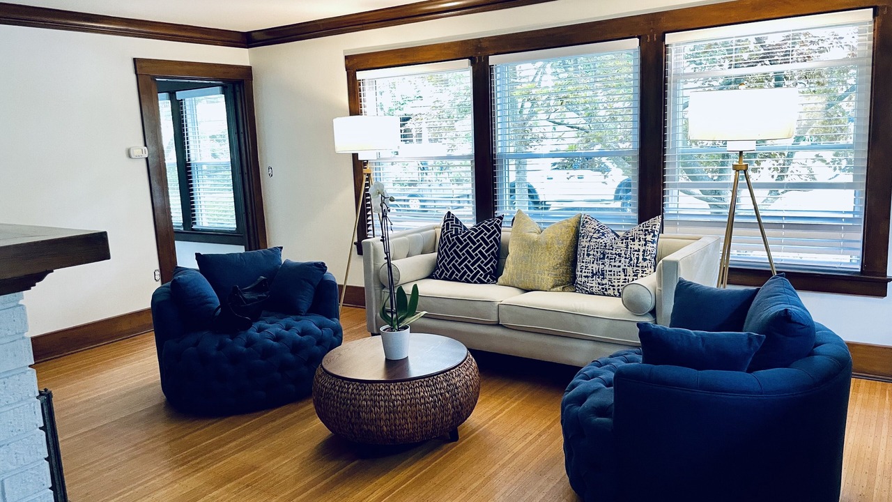 Photo of Livingroom in Downtown Rochester