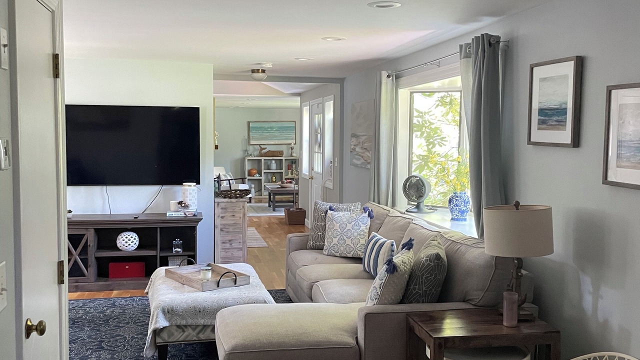 Photo of Livingroom in Cotuit