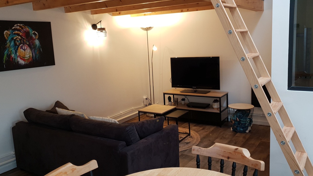 Photo of Livingroom in Parenty