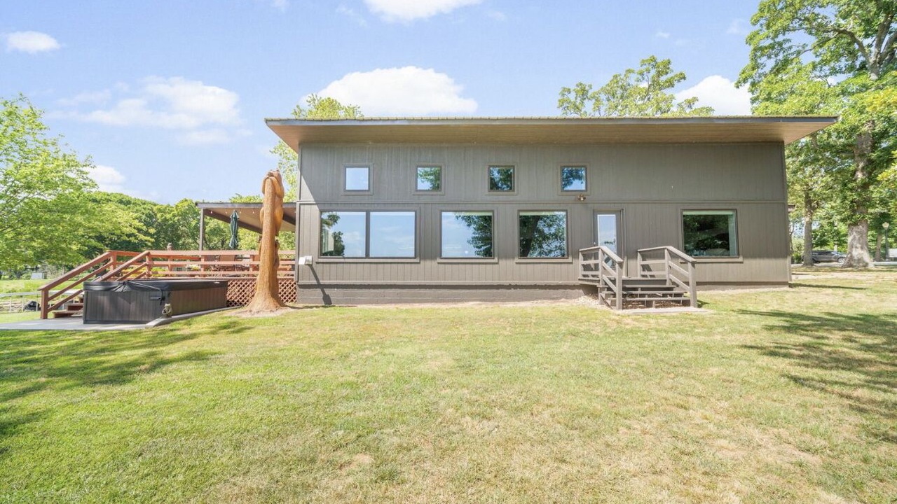 Photo of Outdoor in Wyandotte