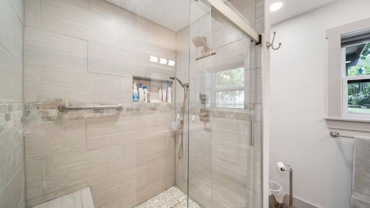 Photo of Bathroom in Wyandotte