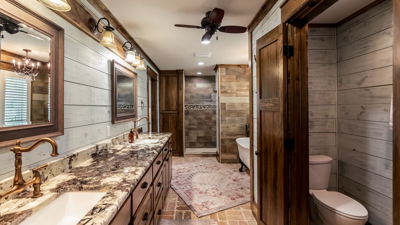 Photo of Bathroom in Gober
