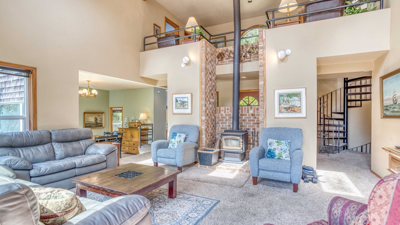 Photo of Livingroom in Otter Rock