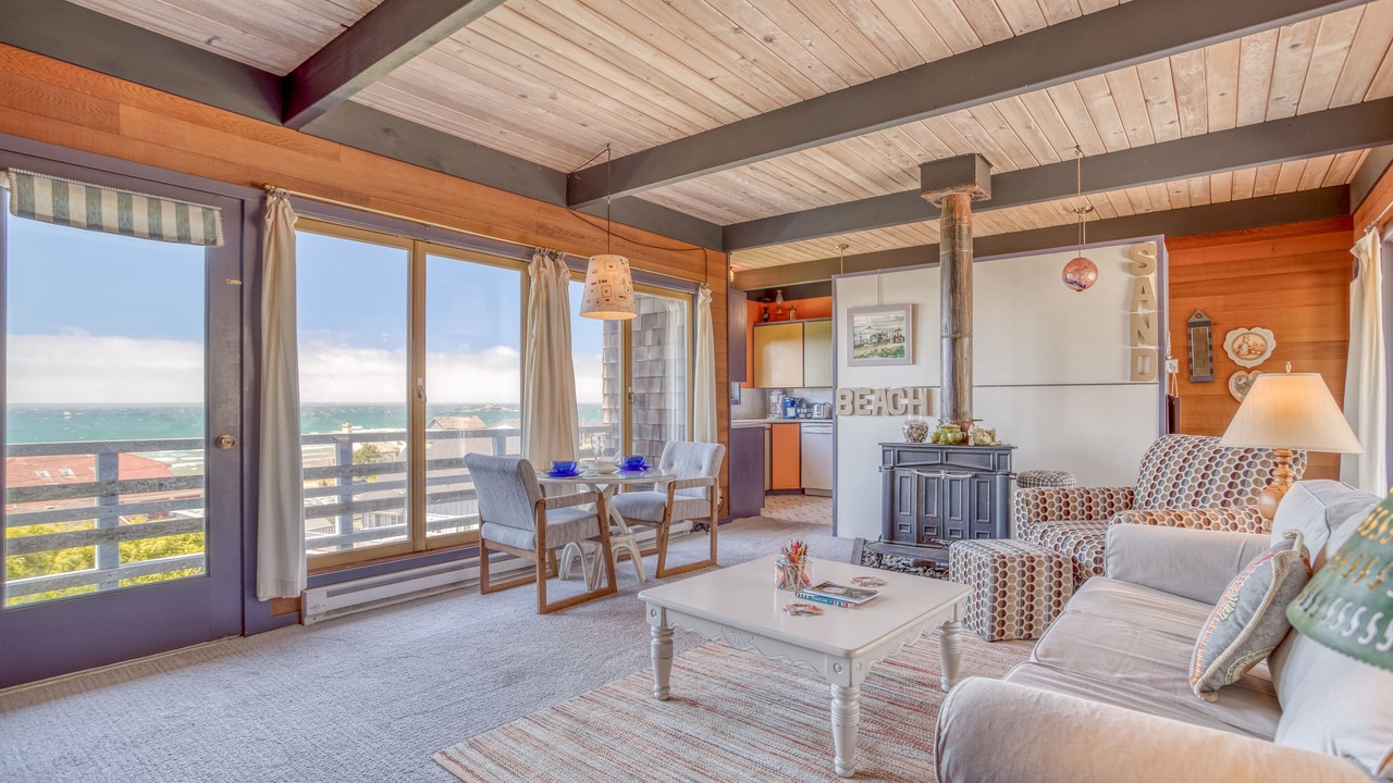 Photo of Livingroom in Roads End