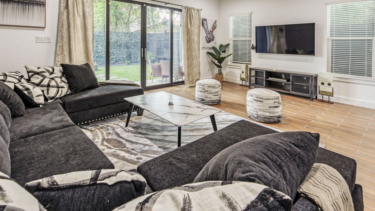 Photo of Livingroom in Northside