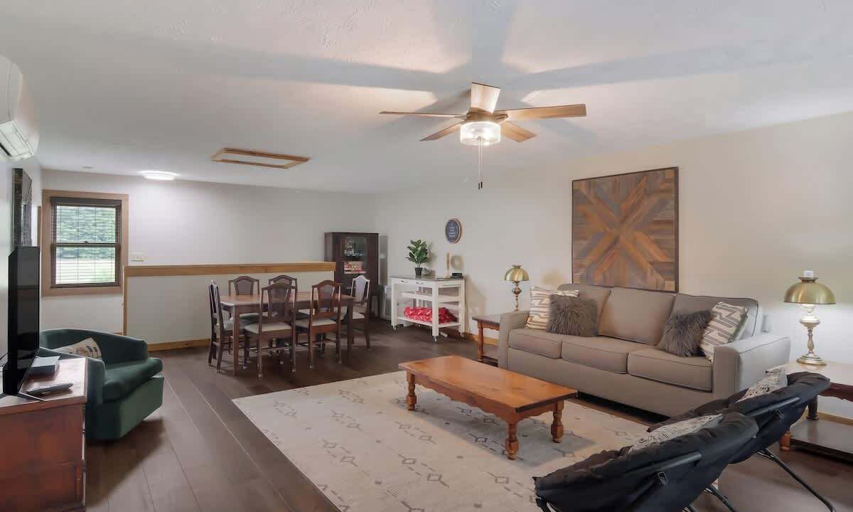 Photo of Livingroom in Beulah