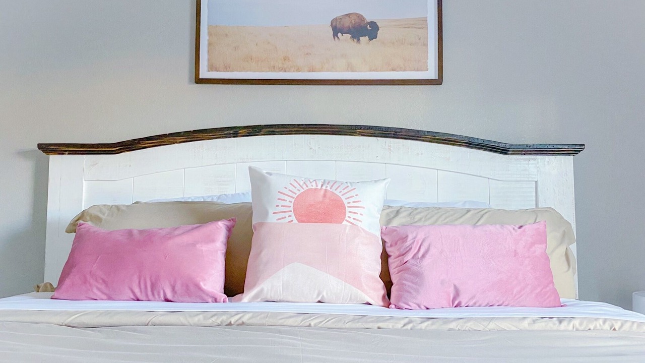 Photo of Bedroom in Garland
