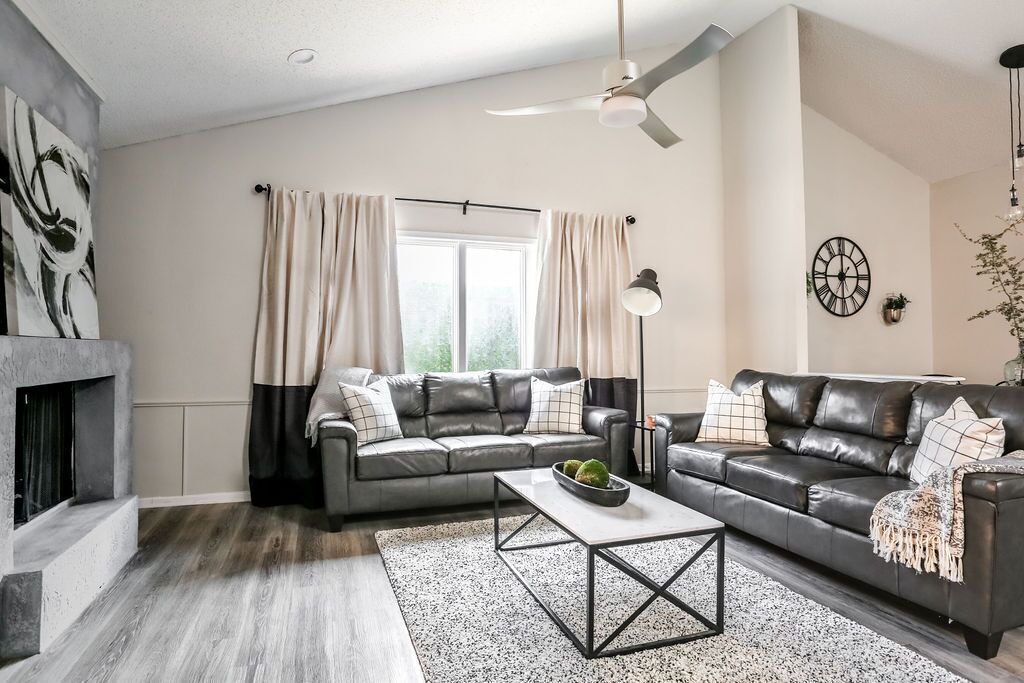 Photo of Livingroom in Raintree
