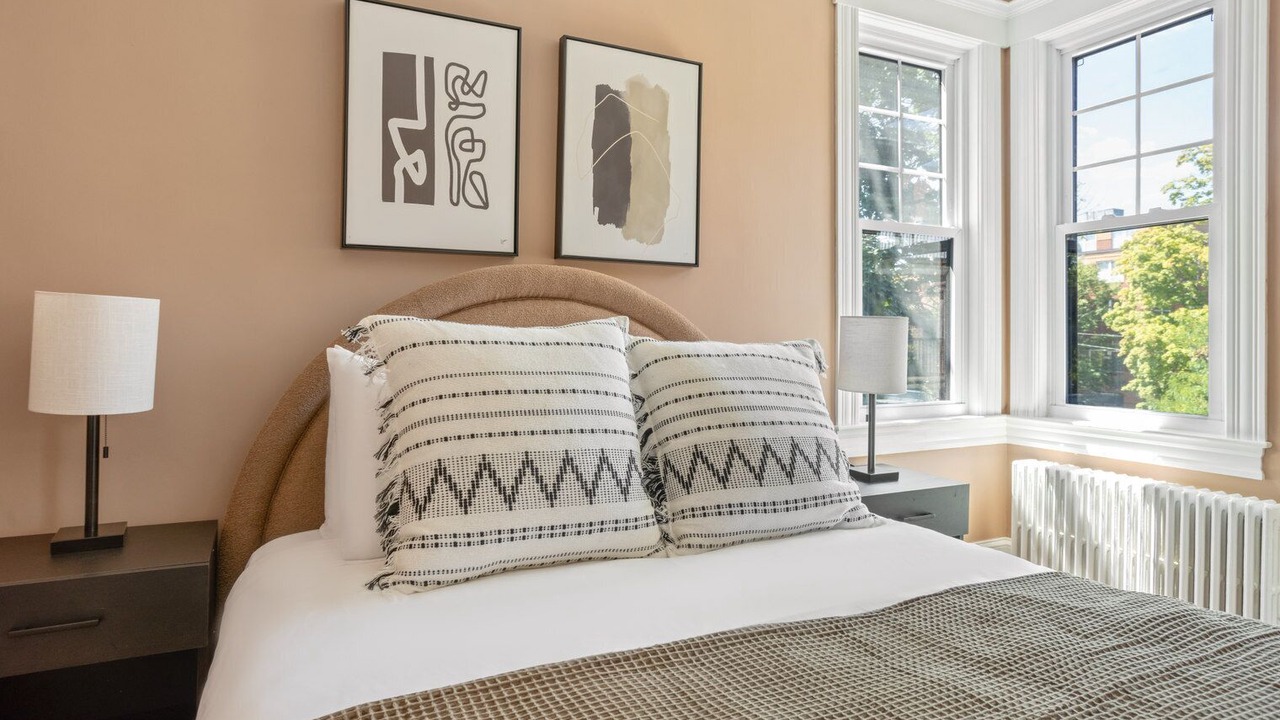 Photo of Bedroom in Cleveland Circle