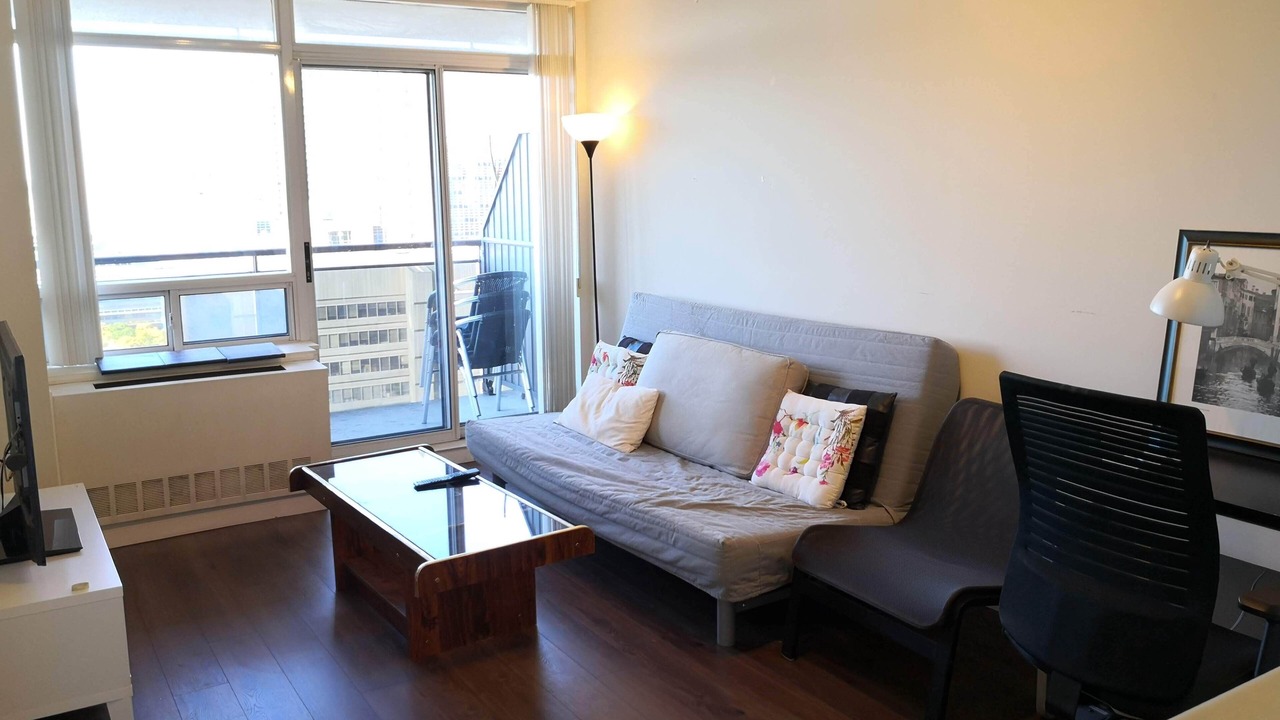 Photo of Livingroom in Willowdale