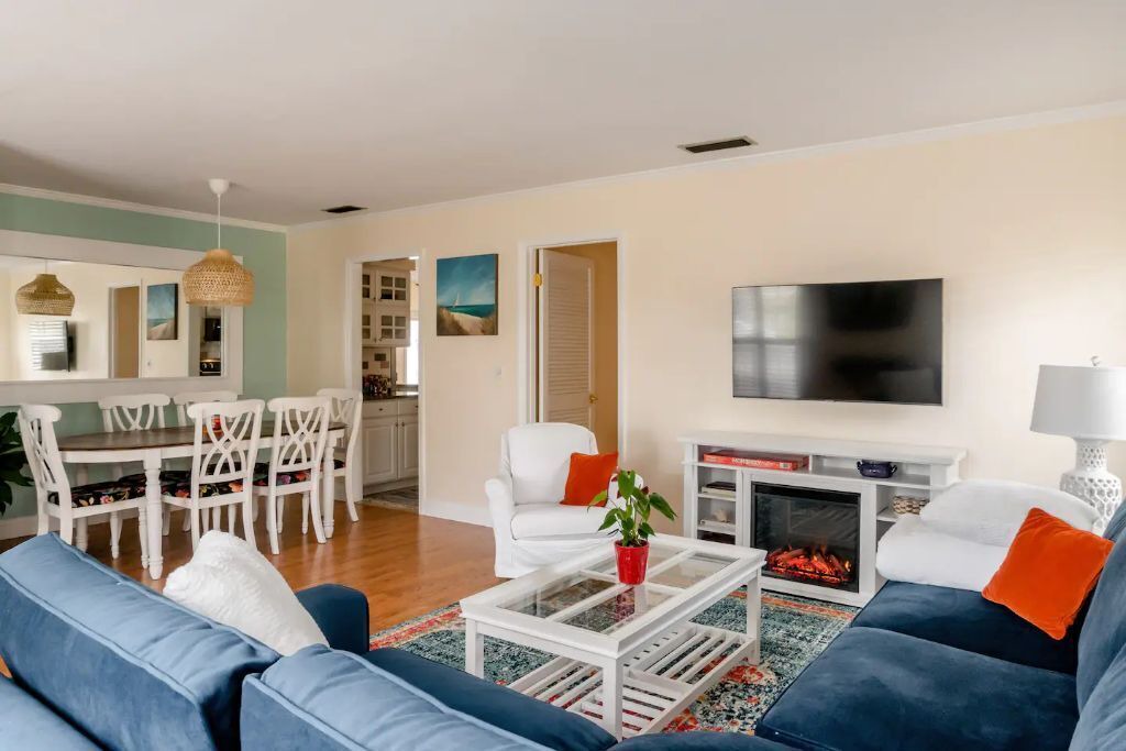 Photo of Livingroom in Davis Islands