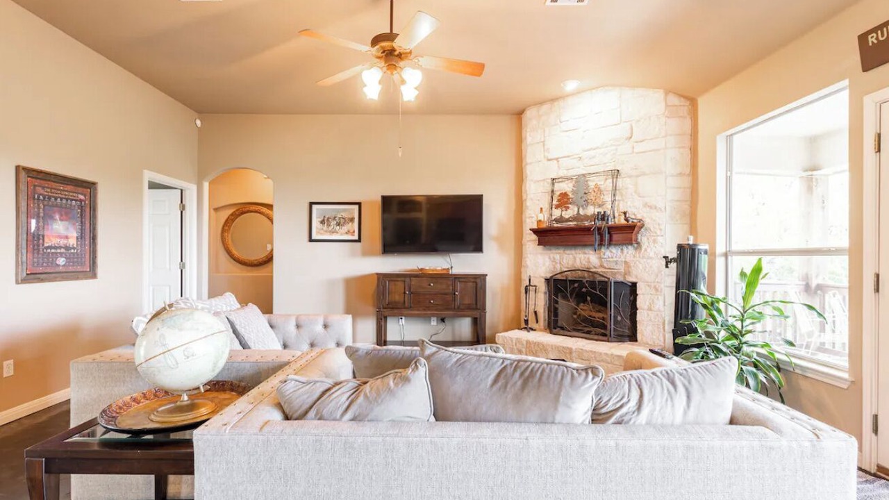 Photo of Livingroom in Cardinal Hills Estates