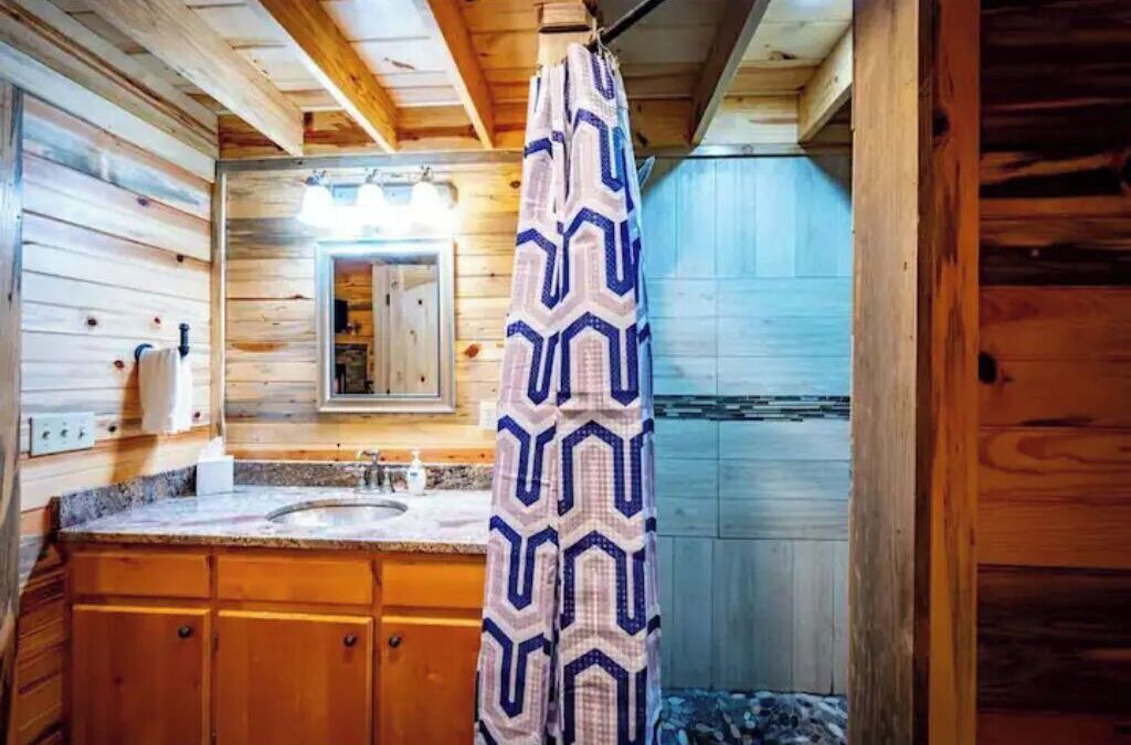 Photo of Bathroom in Hochatown