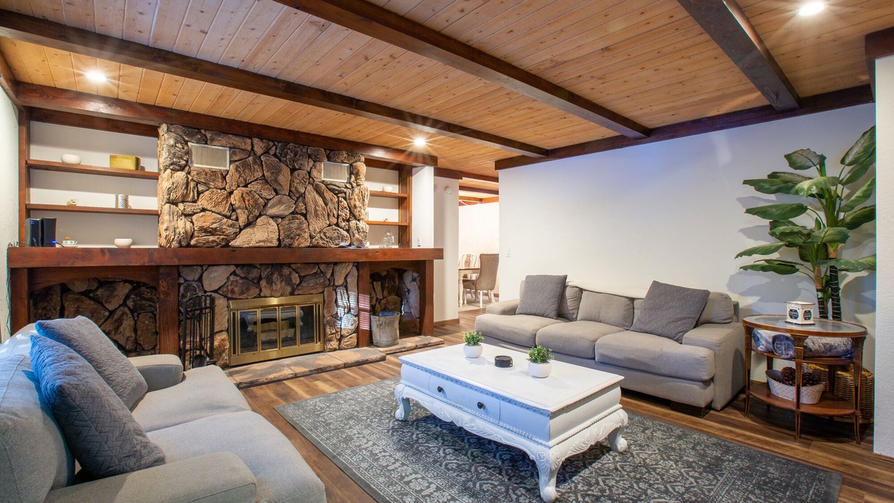 Photo of Livingroom in Big Bear City