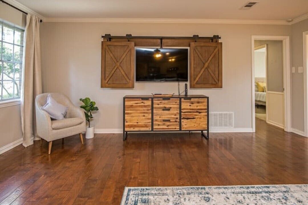 Photo of Livingroom in Tyler