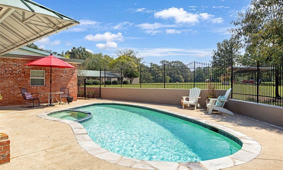 Photo of Outdoor in Mineola