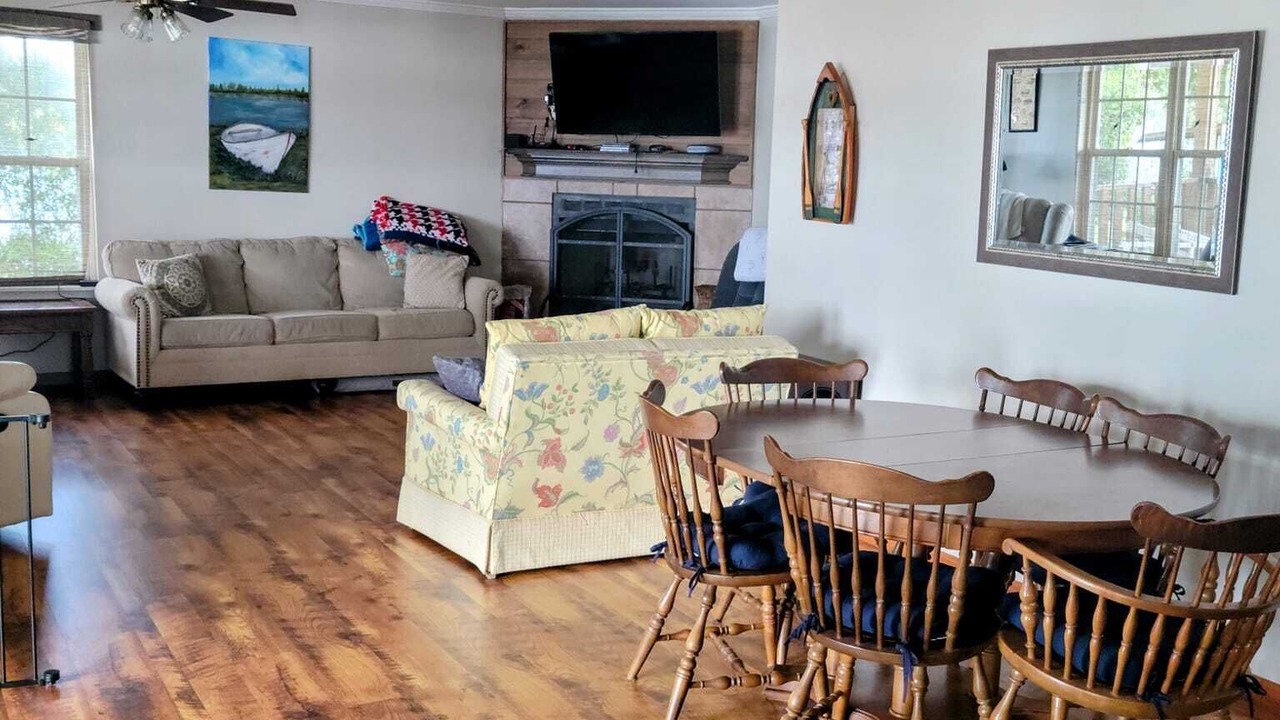 Photo of Livingroom in Dry Creek