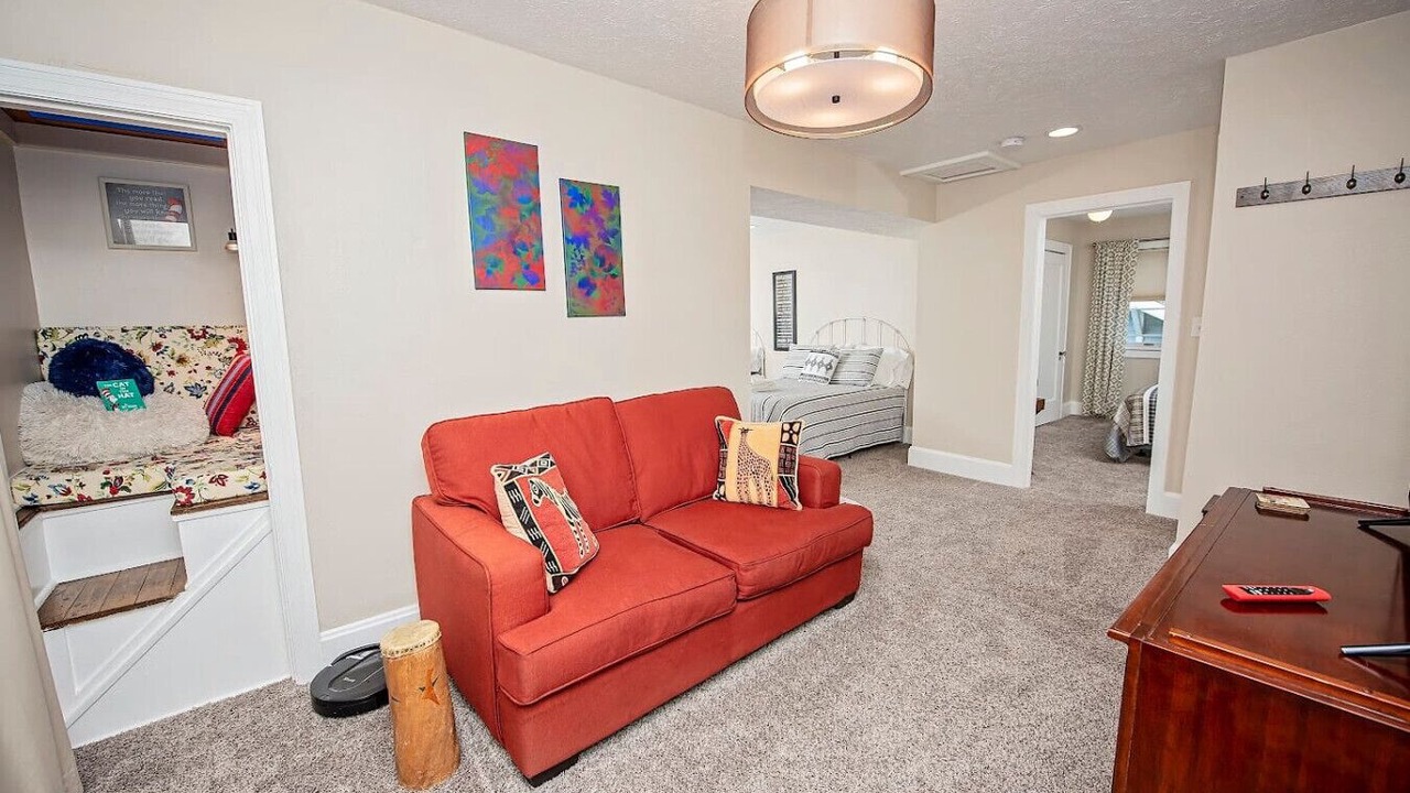 Photo of Livingroom in Rountree