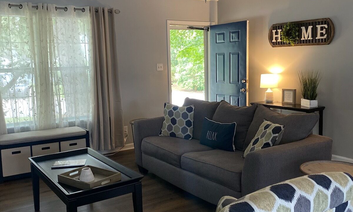 Photo of Livingroom in Croasdaile Farm Master