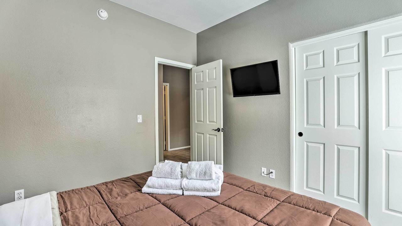 Photo of Bedroom in Palm Valley