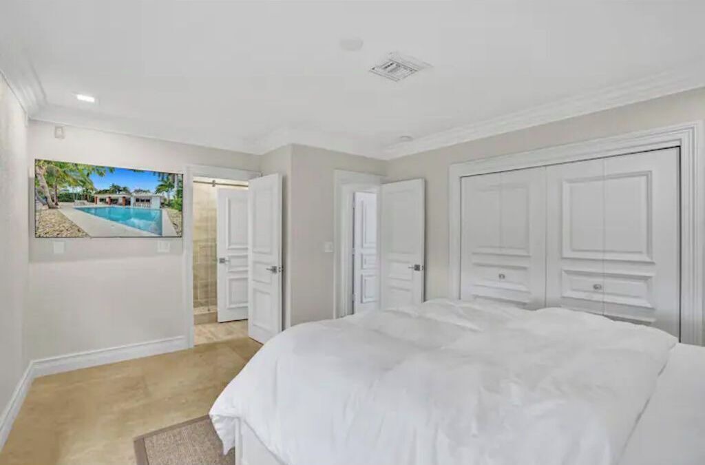 Photo of Bedroom in Santa Barbara Estates